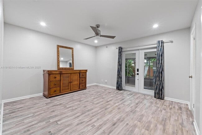 Building Photo - 1912 SW 97th Terrace