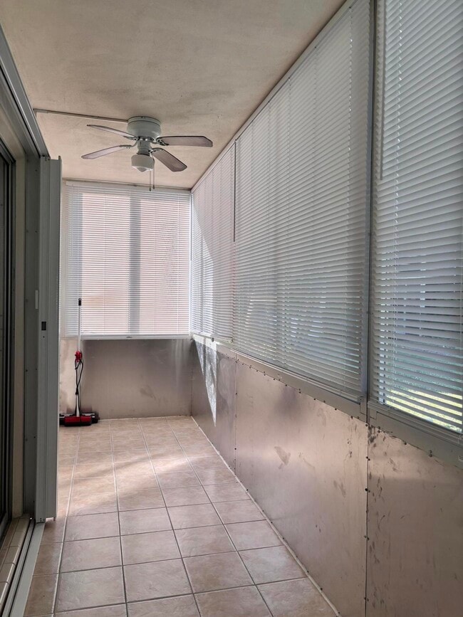 Building Photo - 197 Sussex K