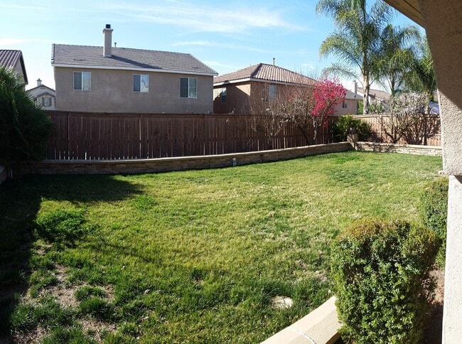 Building Photo - Beauty in the Details - 3 Bedroom / 2.5 Bathroom Home in Perris
