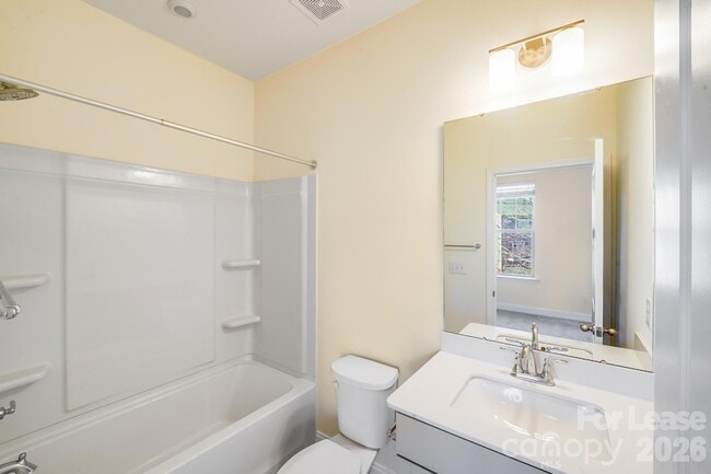 Building Photo - 334 Simeon Dr