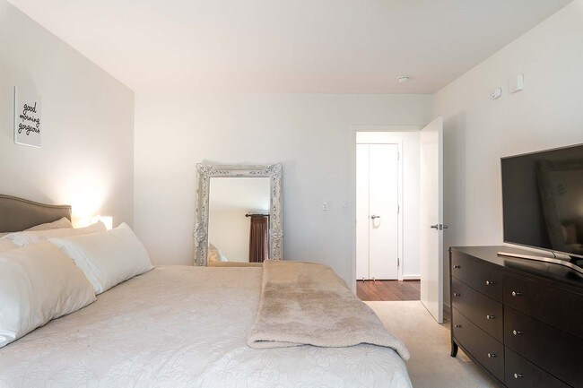 Building Photo - Luxury Condo at Park Terrace