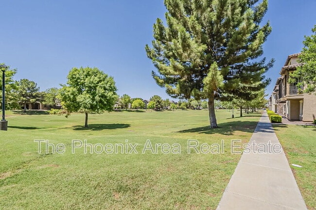 Building Photo - 885 S Osborn Ln