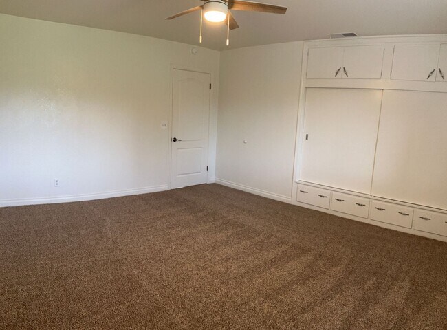 Building Photo - 8581 Van Allen Rd