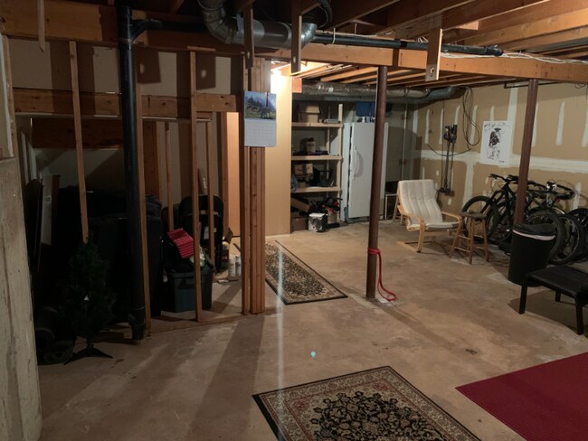 Building Photo - 62 Fox Run Ct