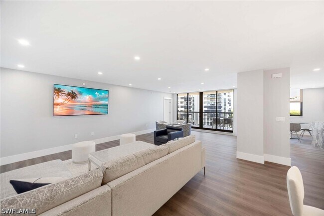 Building Photo - 6075 Pelican Bay Blvd