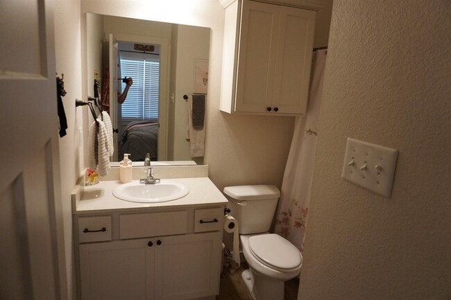 Building Photo - 2103 9th St