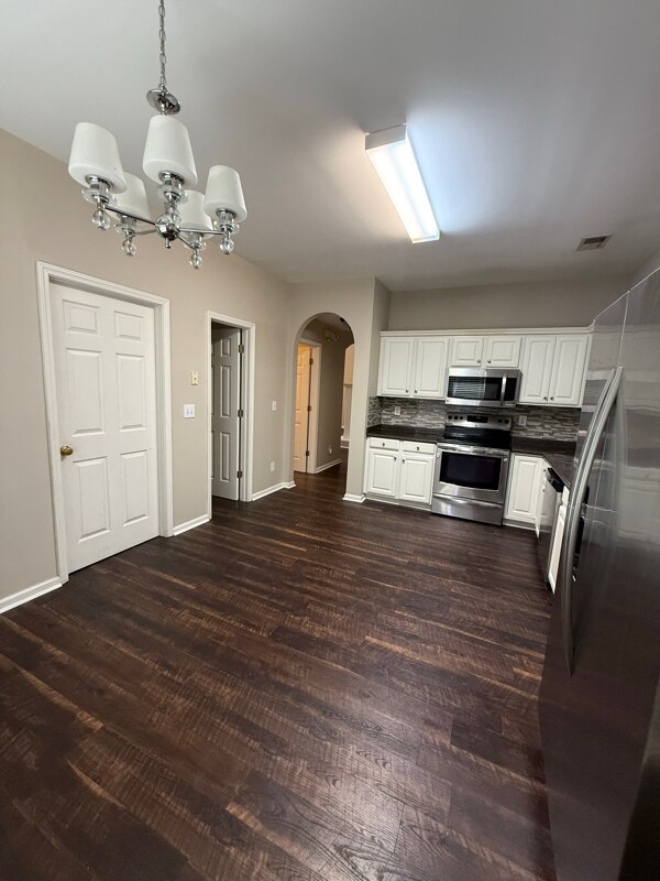 Building Photo - 1811 Deer Valley Ln