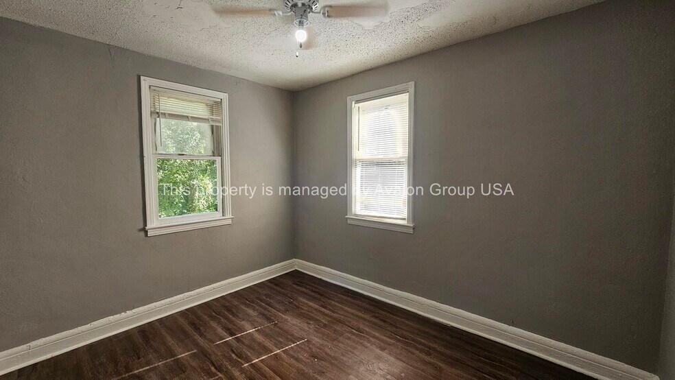 Building Photo - 4066 Walnut St