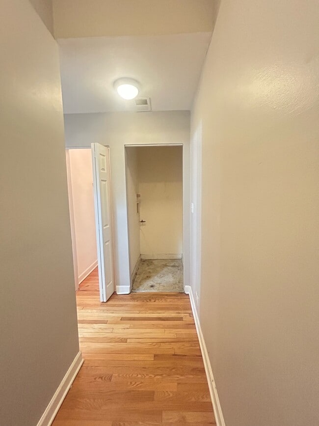 Building Photo - 505 E 44th St