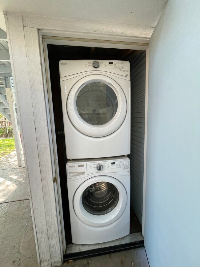 Washer/Dryer - 1410 33rd St