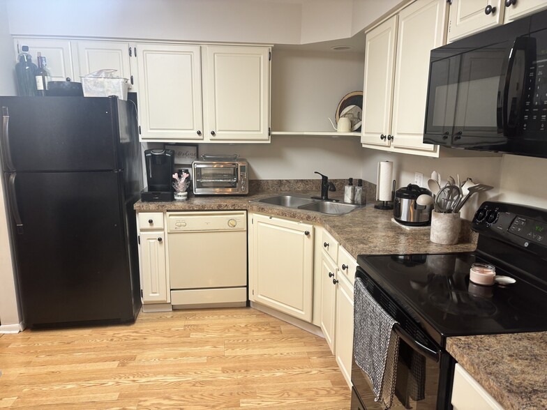 Building Photo - 1026 Castilian Ct