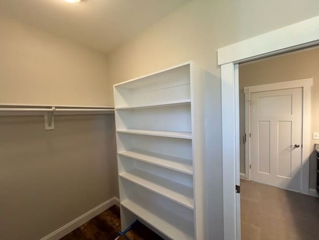 Building Photo - Well Maintained Home