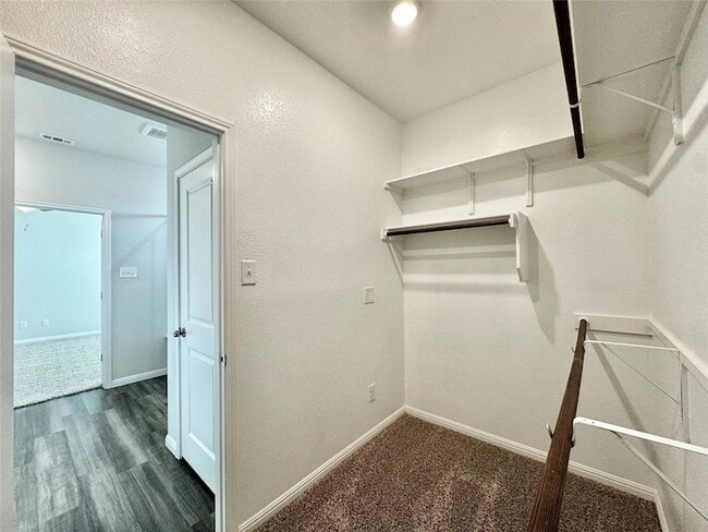 Building Photo - 5701 Pleasanton Pkwy