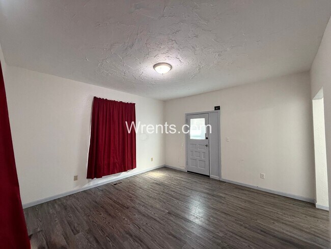 Building Photo - 1007 W Frederick Ave