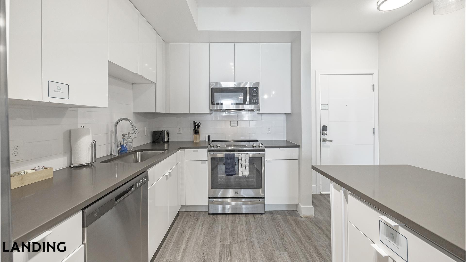 Building Photo - 4950 W Prescott St