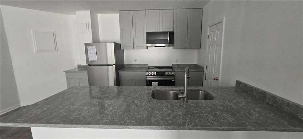 Building Photo - 4951 Larkspur Ln