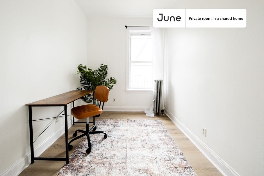 Building Photo - Room in Shared 4 bed/1 bath home