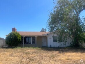 Building Photo - Quartz Hill 3 Bedroom 2 Bathroom