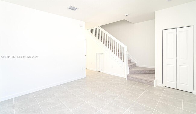 Building Photo - 2646 SE 27th Dr