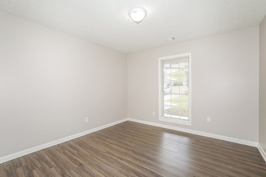 Building Photo - 5712 Mistyview Dr