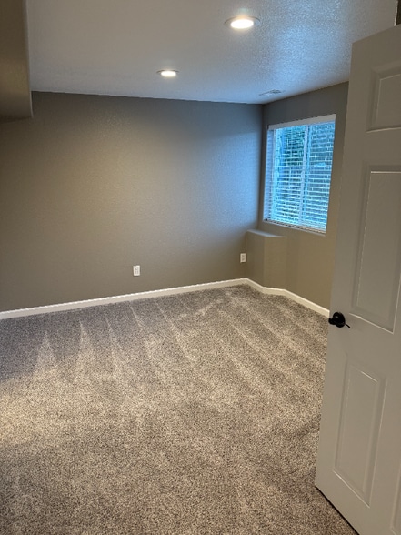 Building Photo - 7153 Arrowroot Ave