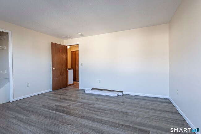 Building Photo - 11 St Marc Cir