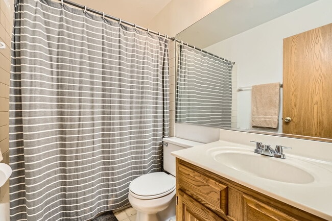 Building Photo - 1410 Leeward Ct