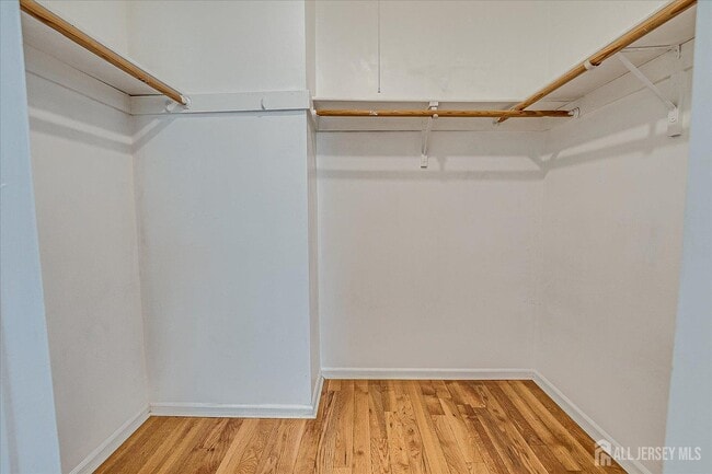 Building Photo - 536 Elsie Ave