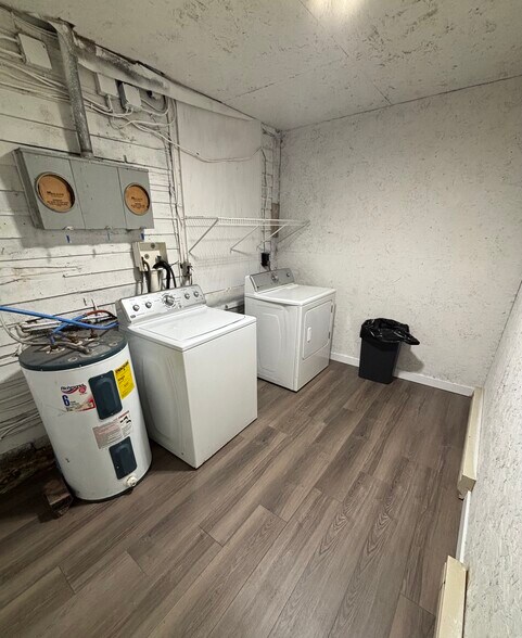 Building Photo - 539 Chippewa St