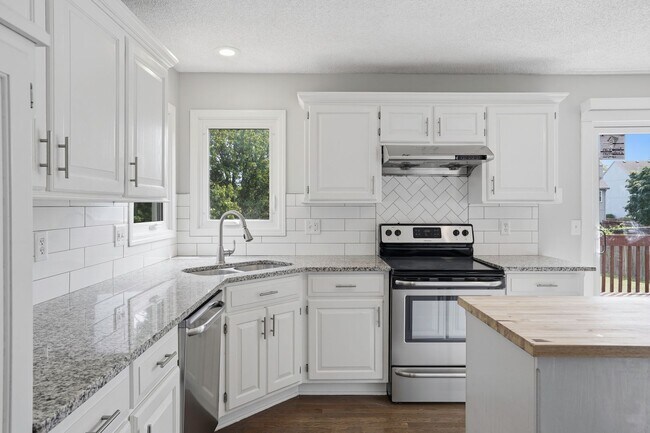 Building Photo - 14241 W 128th St