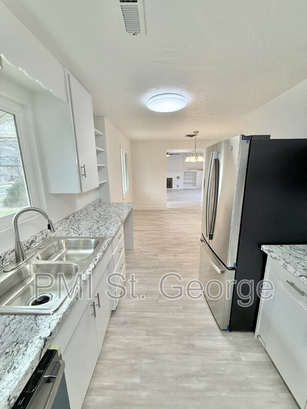 Building Photo - 288 W Diagonal