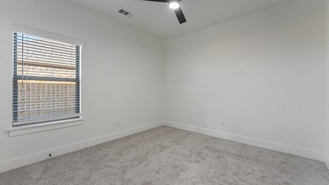 Building Photo - 147 N Banner Ave