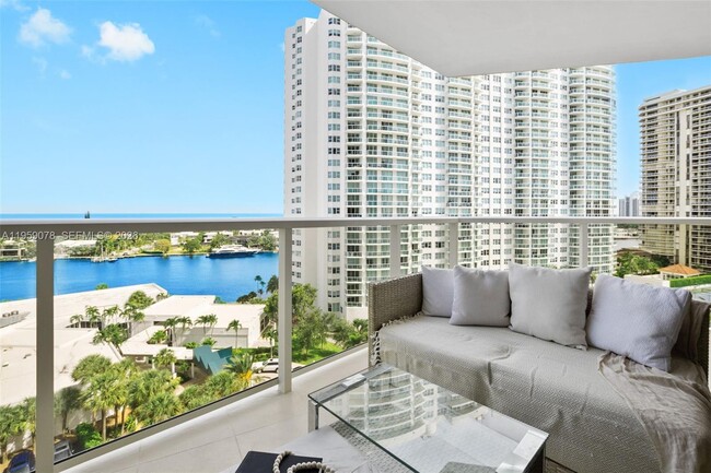 Building Photo - 20281 E Country Club Dr