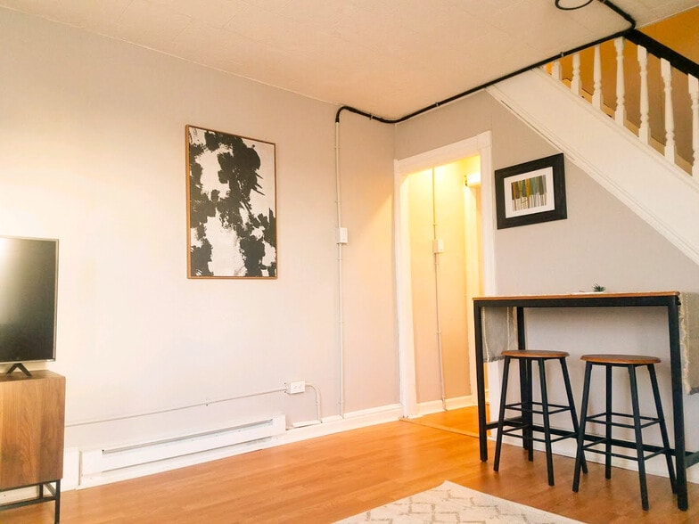 Living Room - 1 E Ridge St