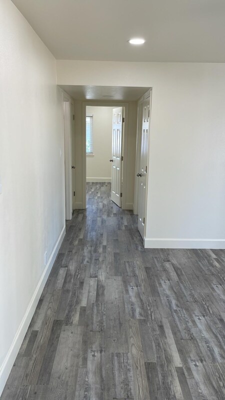 Building Photo - 436 E Banbury Dr