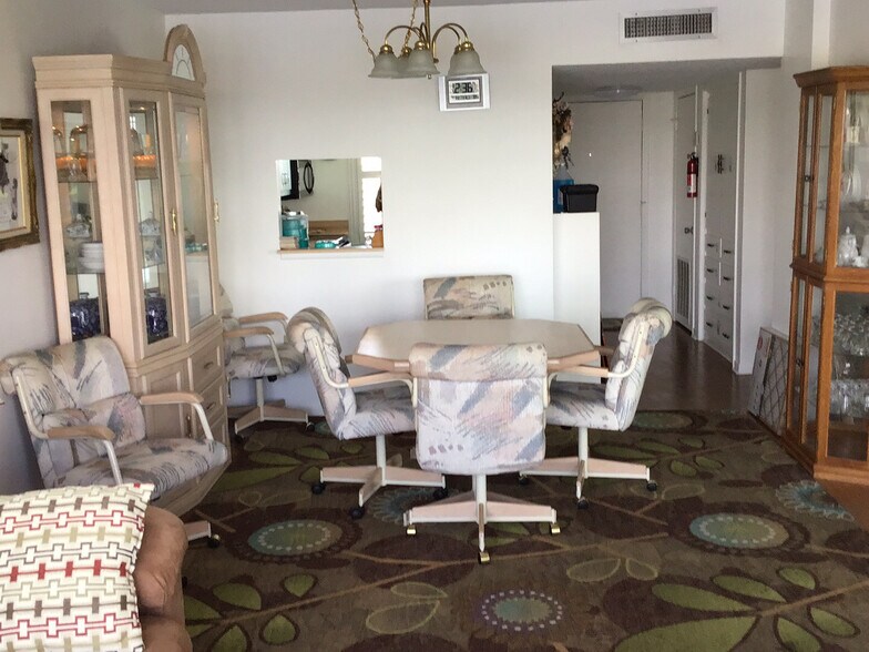 Dining room - 700 Mirror Ter NW