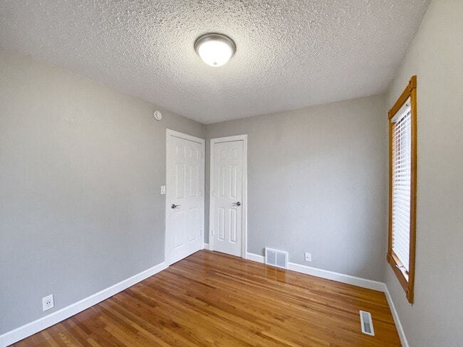 Building Photo - 3338 Library Ln