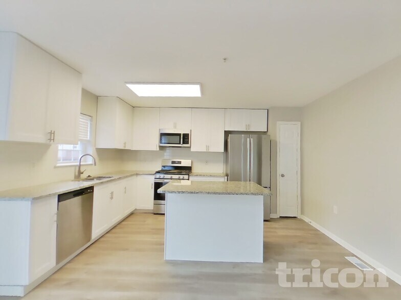 Building Photo - 4633 Sherwood Mills Rd