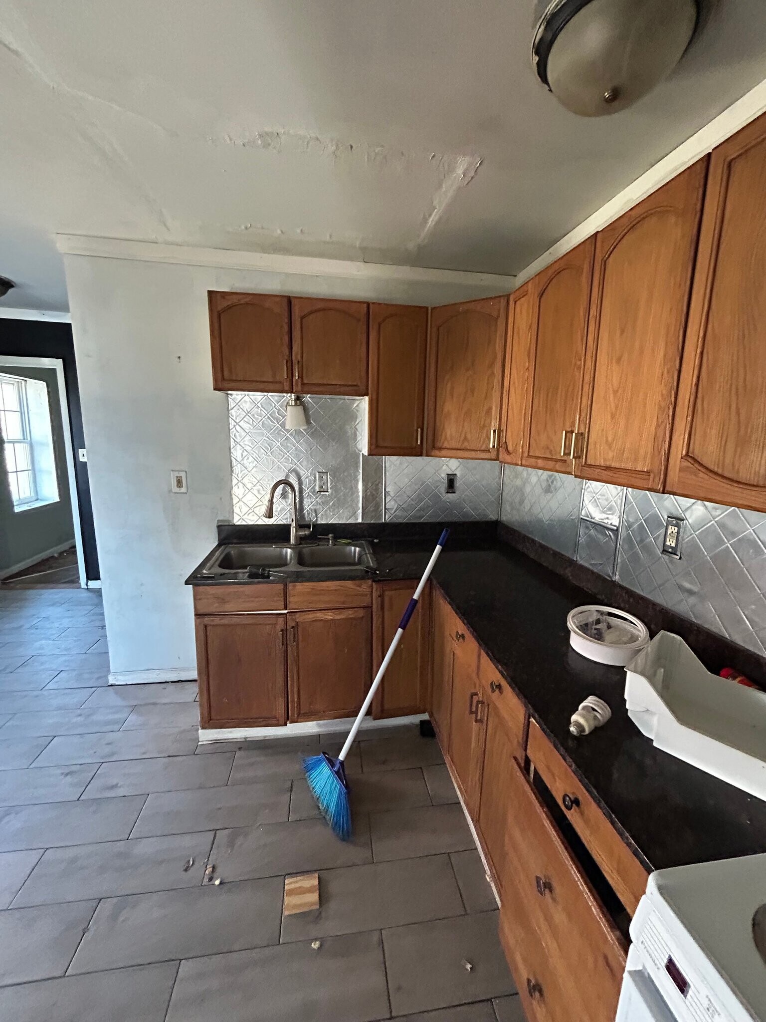 Building Photo - 3819 Kossuth Ave