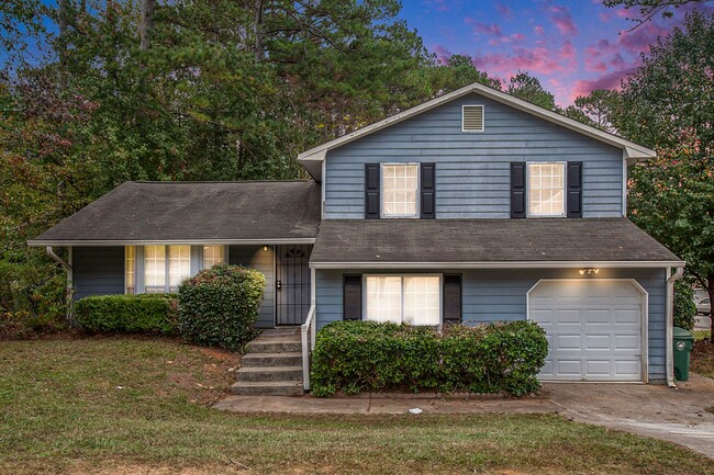 Primary Photo - 4 bdrm, 2.5 bath in Lithonia