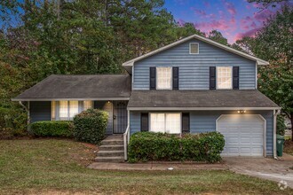 Building Photo - 4 bdrm, 2.5 bath in Lithonia