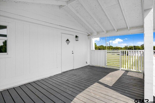 Building Photo - 17982 County Rd 4104