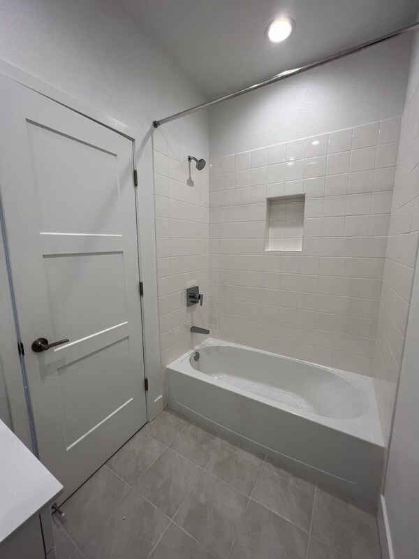 Building Photo - 426 Semillon Ln