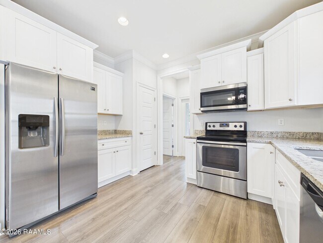 Building Photo - 212 Twin Meadow Ln