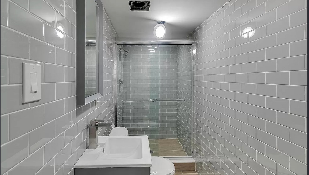 Building Photo - 1719 Arlington St