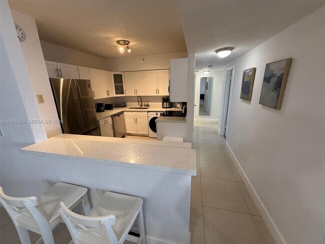 Building Photo - 1500 Bay Rd