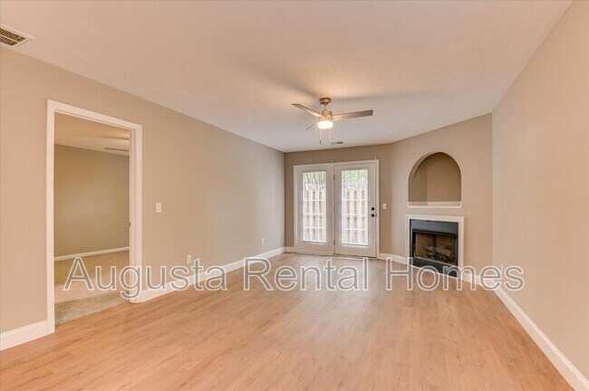 Building Photo - 111 Kelly Dr