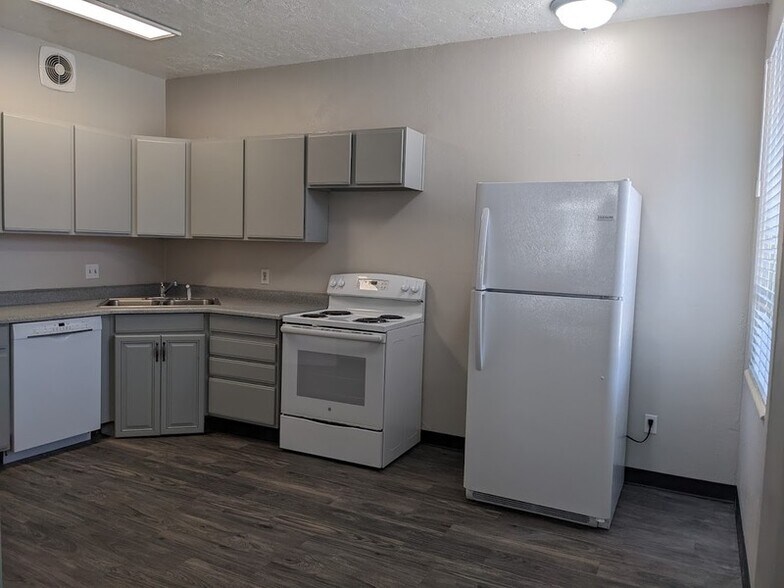 Building Photo - 1446 E 3300 S