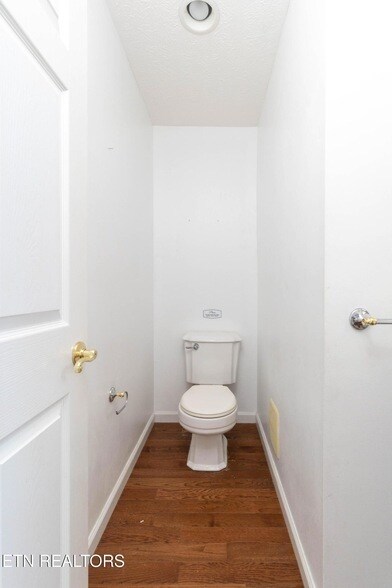 Building Photo - 2084 Allenridge Dr