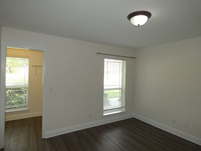 Building Photo - Stunning Craftsman Home - Stonechase